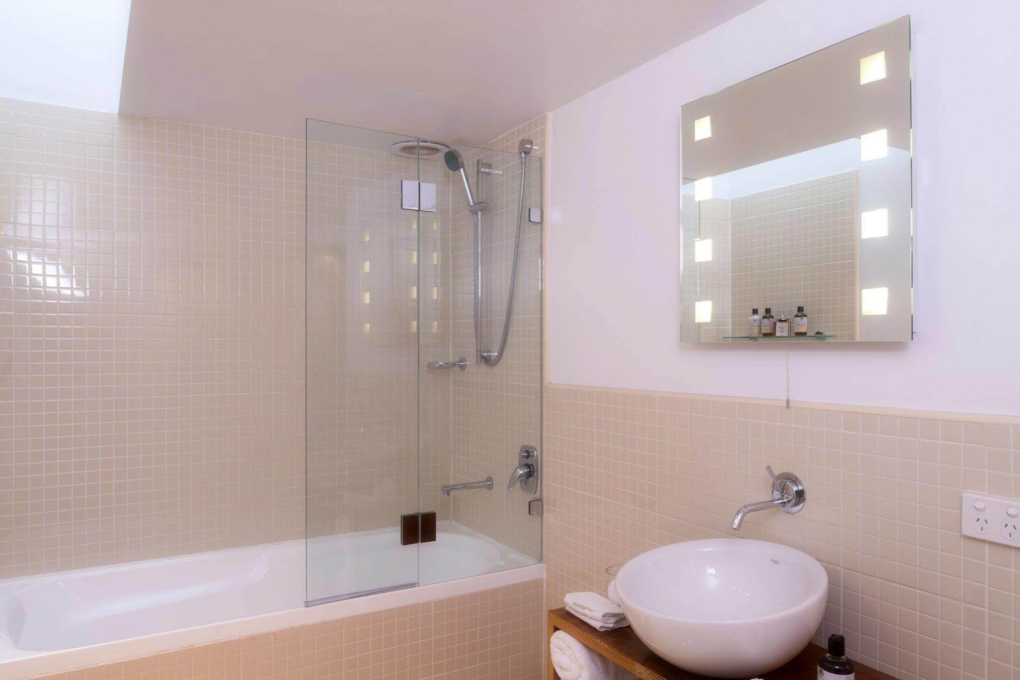 Twofourtwo Boutique Apartments Launceston Eksteriør bilde